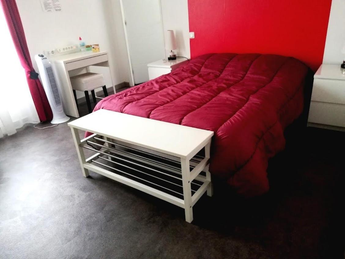 Chambre Avec Salle De Bain Privatisee Avec Petit Dejeuner Compris Auxonne Exterior photo